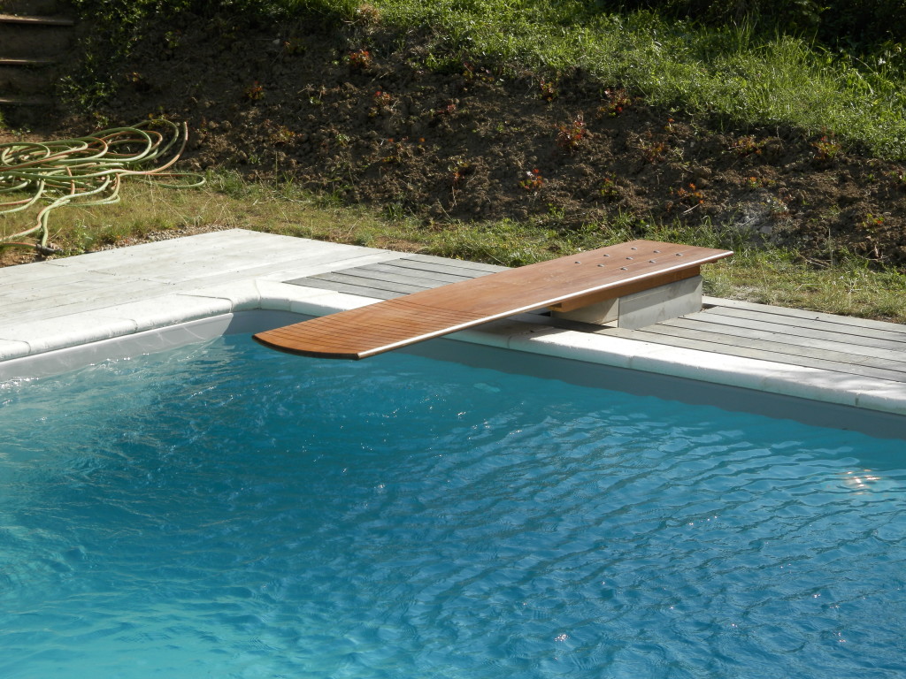 Mikel Tube - Wooden Diving Boards